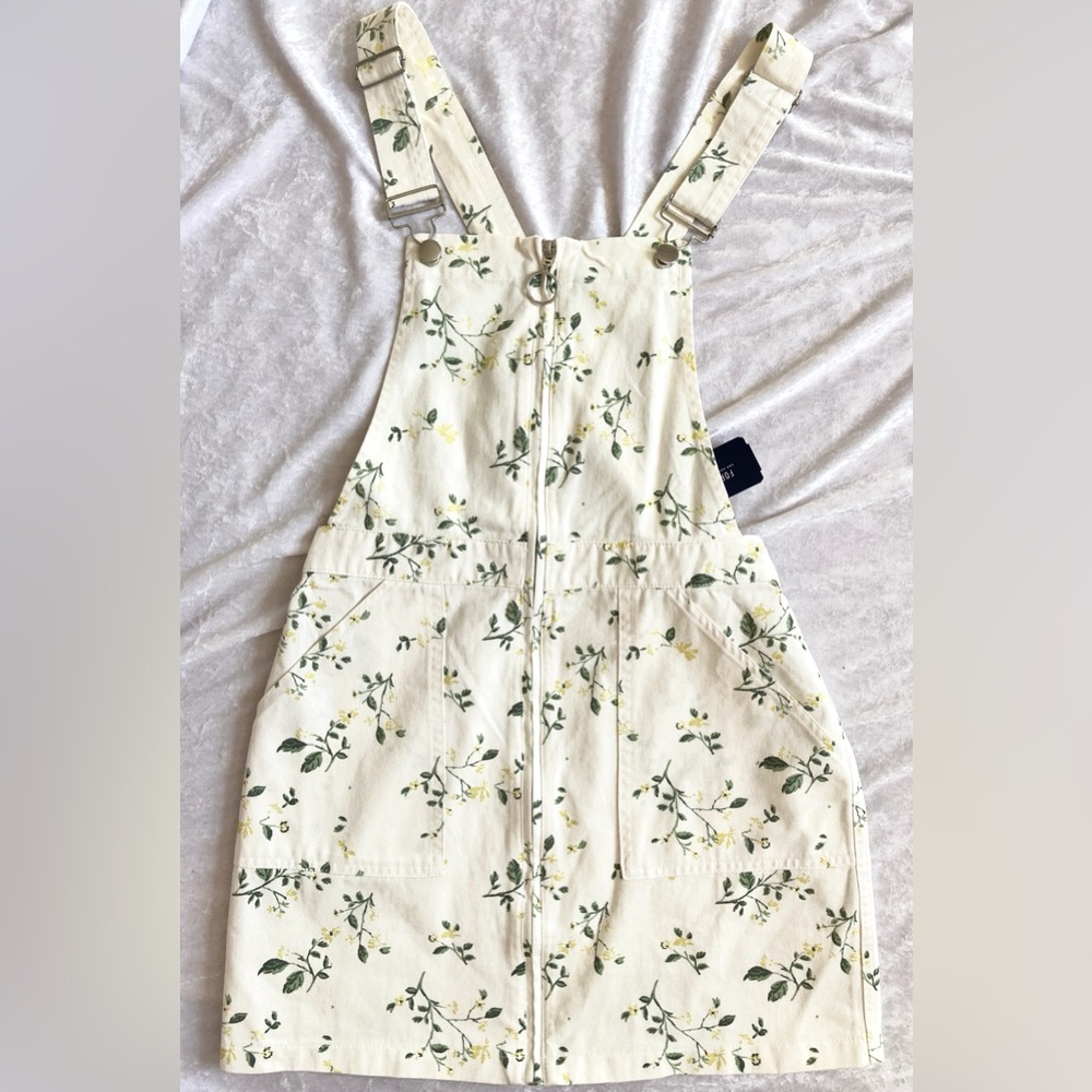 NWT Forever 21 Floral Overall Dress (Medium)